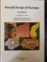 Poroid fungi of Europe 2.edition